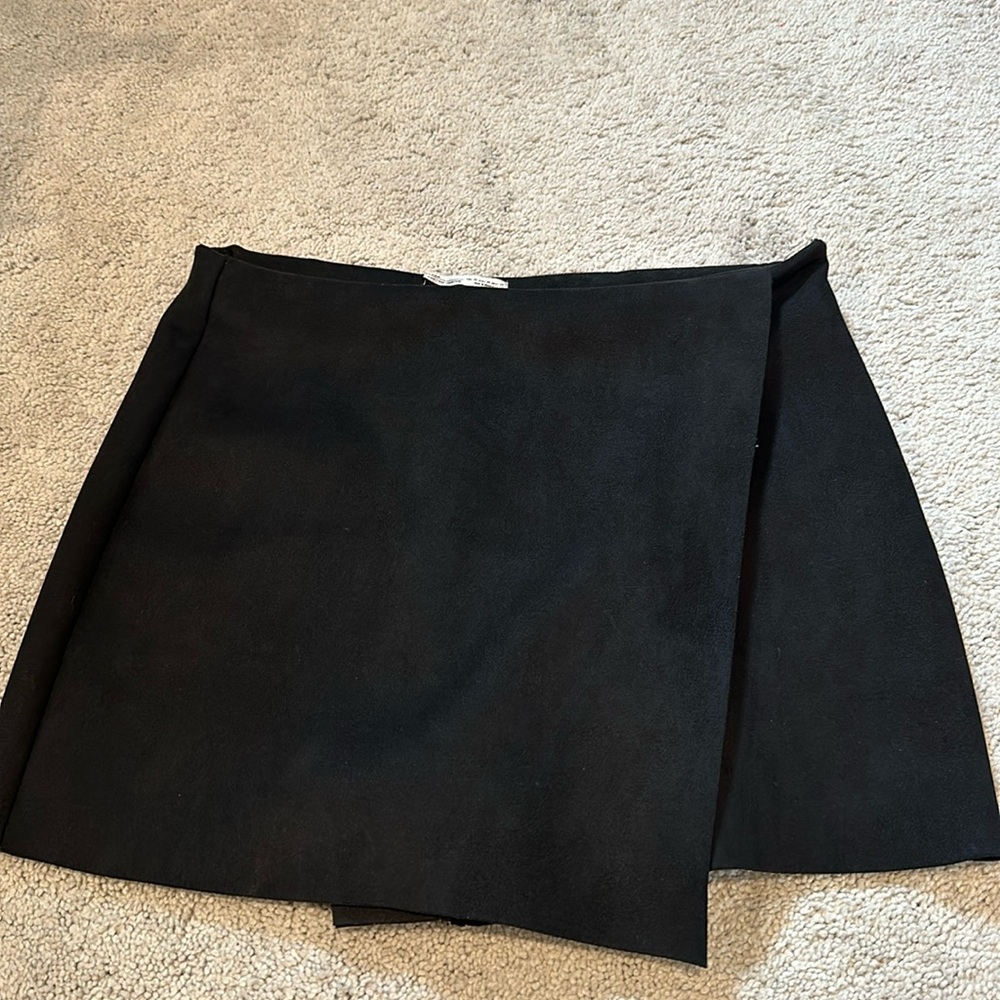 Zara black suede squart